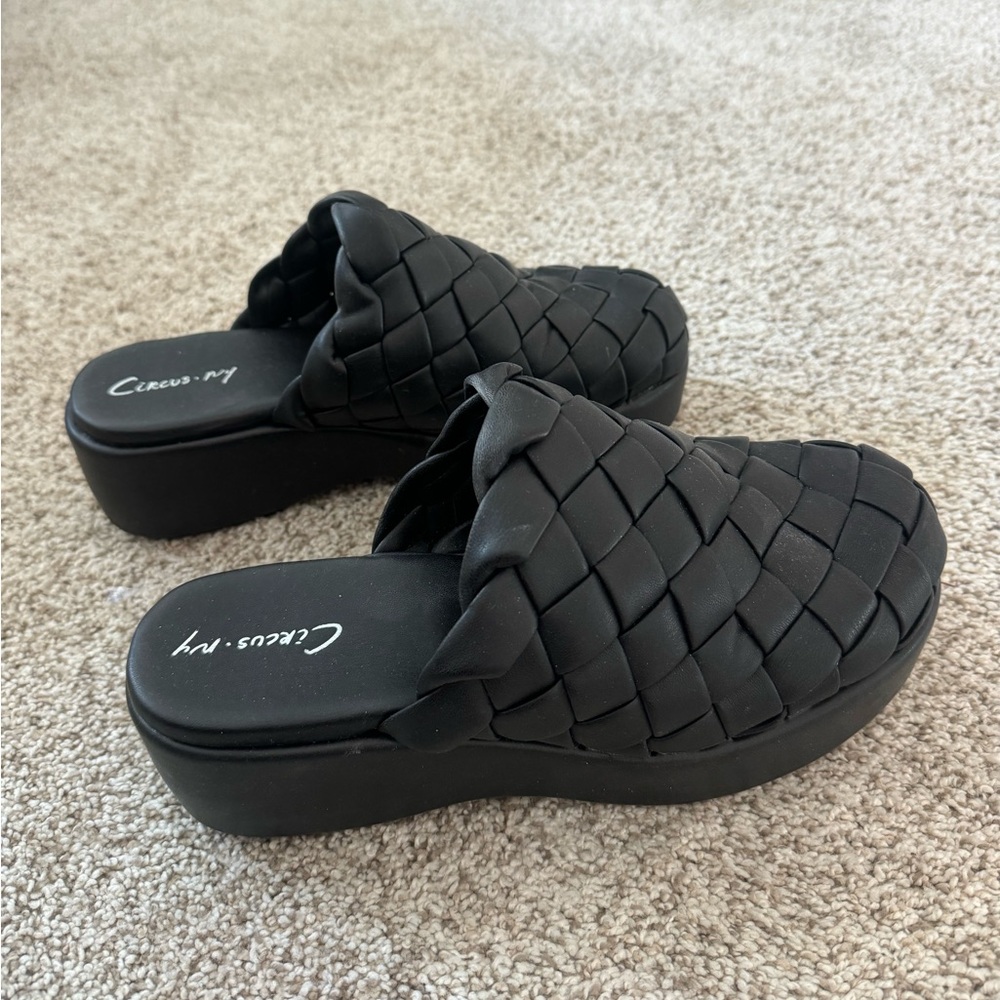 Circus NY Julieta Black Woven Mules w/ box
